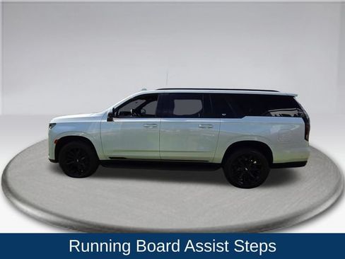 Used 2024 Cadillac Escalade ESV Premium Luxury AWD/4WD image 18