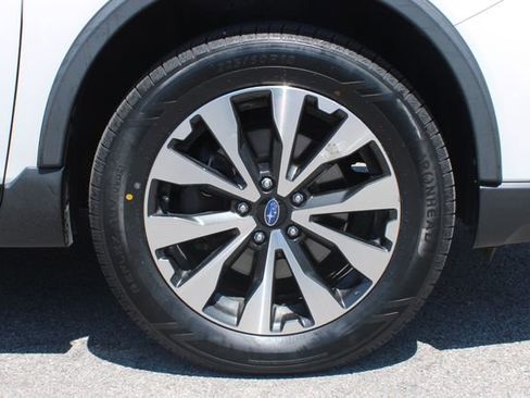 Used 2017 Subaru Outback 2.5i Limited AWD/4WD image 39