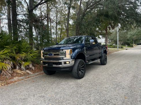 Used 2019 Ford F250 Lariat w/ Lariat Value Package image 11