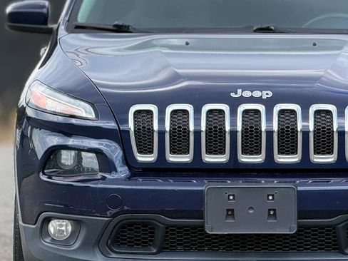 Used 2015 Jeep Cherokee Latitude w/ Cold Weather Group AWD/4WD image 11