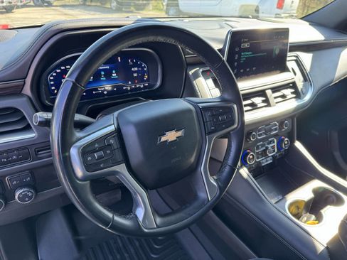 Used 2023 Chevrolet Suburban LT image 9