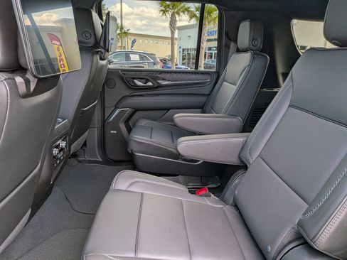 Certified 2024 GMC Yukon XL Denali w/ Advanced Technology Package AWD/4WD image 17