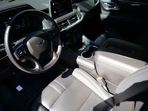 Used 2022 Chevrolet Suburban RST w/ Sport Performance Package AWD/4WD image 13