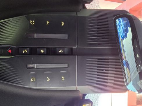 Used 2023 Fisker Ocean Extreme image 22