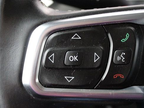Used 2018 Jeep Wrangler Unlimited Sahara AWD/4WD image 28