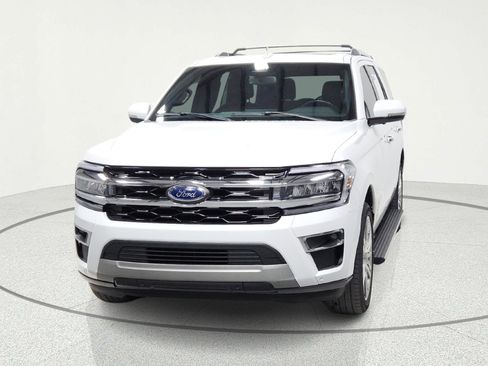 Used 2024 Ford Expedition Limited AWD/4WD image 3