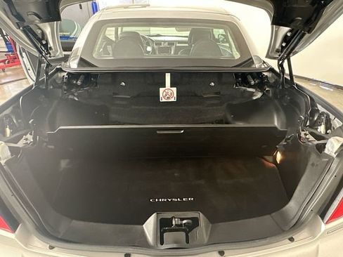 Used 2010 Chrysler Sebring Limited image 25