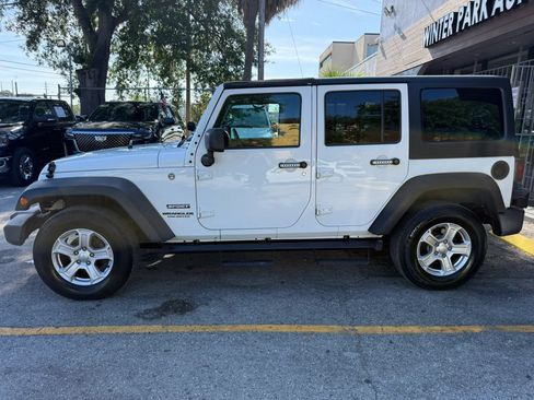Used 2017 Jeep Wrangler Unlimited Sport w/ Quick Order Package 24S AWD/4WD image 4