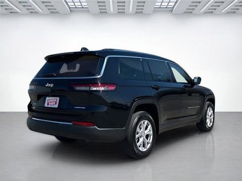 Used 2022 Jeep Grand Cherokee L Limited w/ Luxury Tech Group II image 4