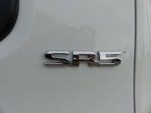 Used 2025 Toyota Tacoma SR5 AWD/4WD image 23