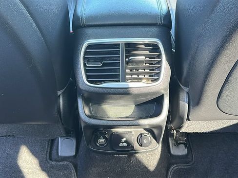 Used 2020 Hyundai Santa Fe Limited FWD image 31
