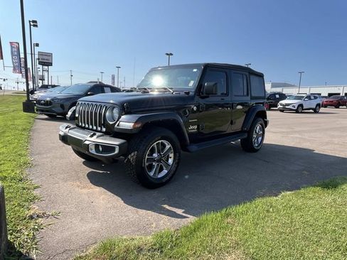 Used 2021 Jeep Wrangler Unlimited Sahara AWD/4WD image 7