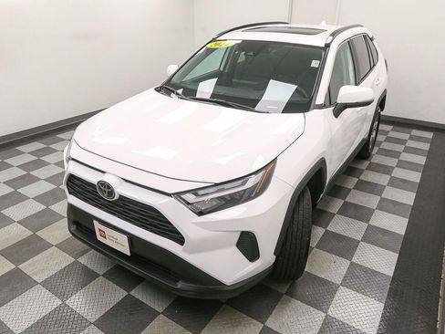 Used 2024 Toyota RAV4 XLE w/ Convenience Package AWD/4WD image 7