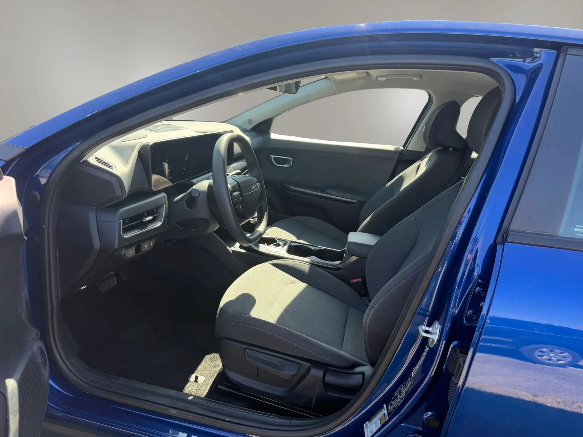 Used 2025 Kia K4 FWD image 27