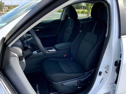 Used 2025 Nissan Sentra SV w/ All-Weather Package FWD image 9