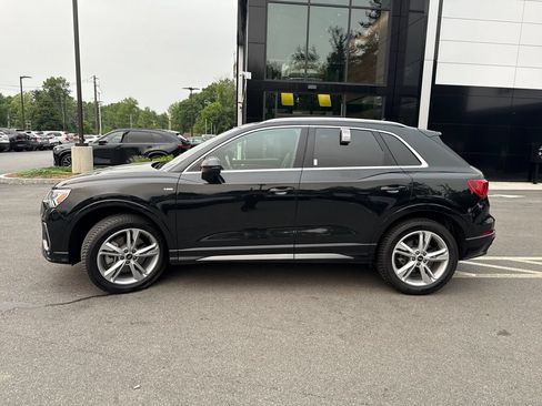 Used 2022 Audi Q3 2.0T Premium Plus w/ Premium Plus Package AWD/4WD image 2
