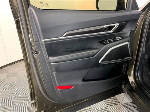 Used 2025 Kia Telluride S AWD/4WD image 22