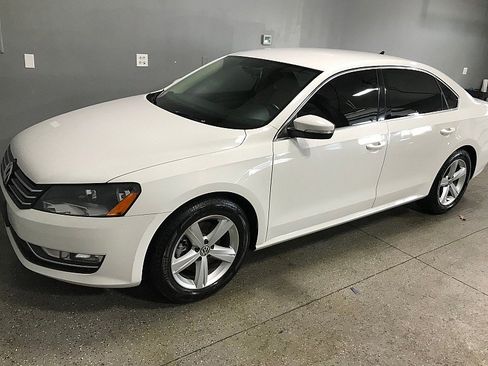 Used 2015 Volkswagen Passat 1.8T Limited Edition image 7