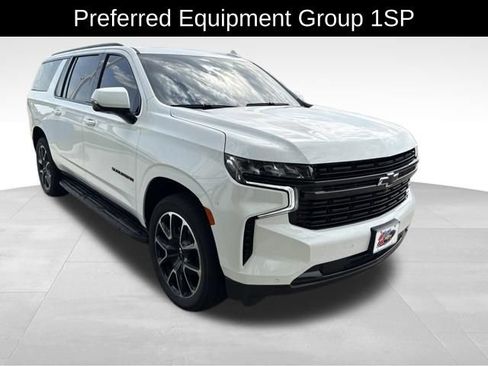 Used 2023 Chevrolet Suburban RST w/ Luxury Package AWD/4WD image 4