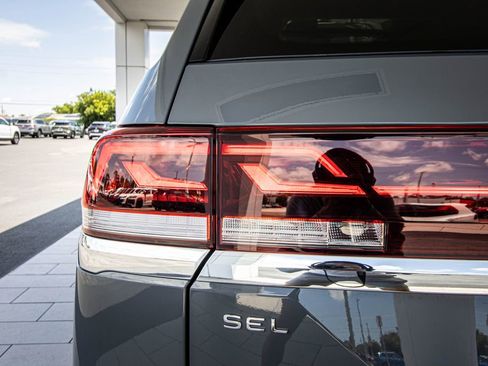 New 2026 Volkswagen Atlas SEL Premium R-Line AWD/4WD image 16