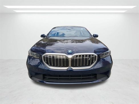 New 2026 BMW i5 eDrive40 w/ Premium Package image 9