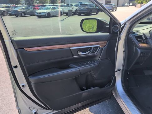 Used 2020 Honda CR-V Touring image 7