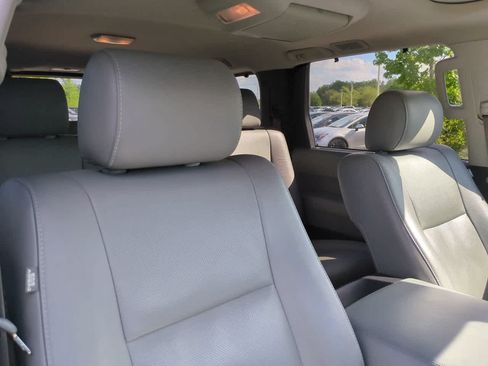 Used 2018 Toyota Sequoia Platinum AWD/4WD image 7