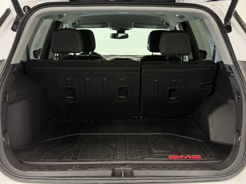 Used 2022 GMC Terrain SLE w/ Driver Convenience Package FWD image 23