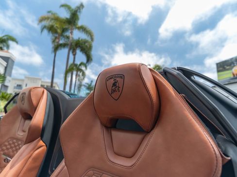 Used 2023 Lamborghini Huracan EVO AWD/4WD image 21