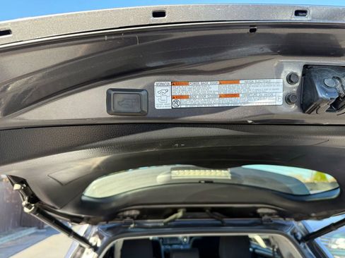 Used 2018 Toyota RAV4 XLE image 12