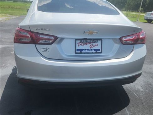 Used 2020 Chevrolet Malibu LT image 2