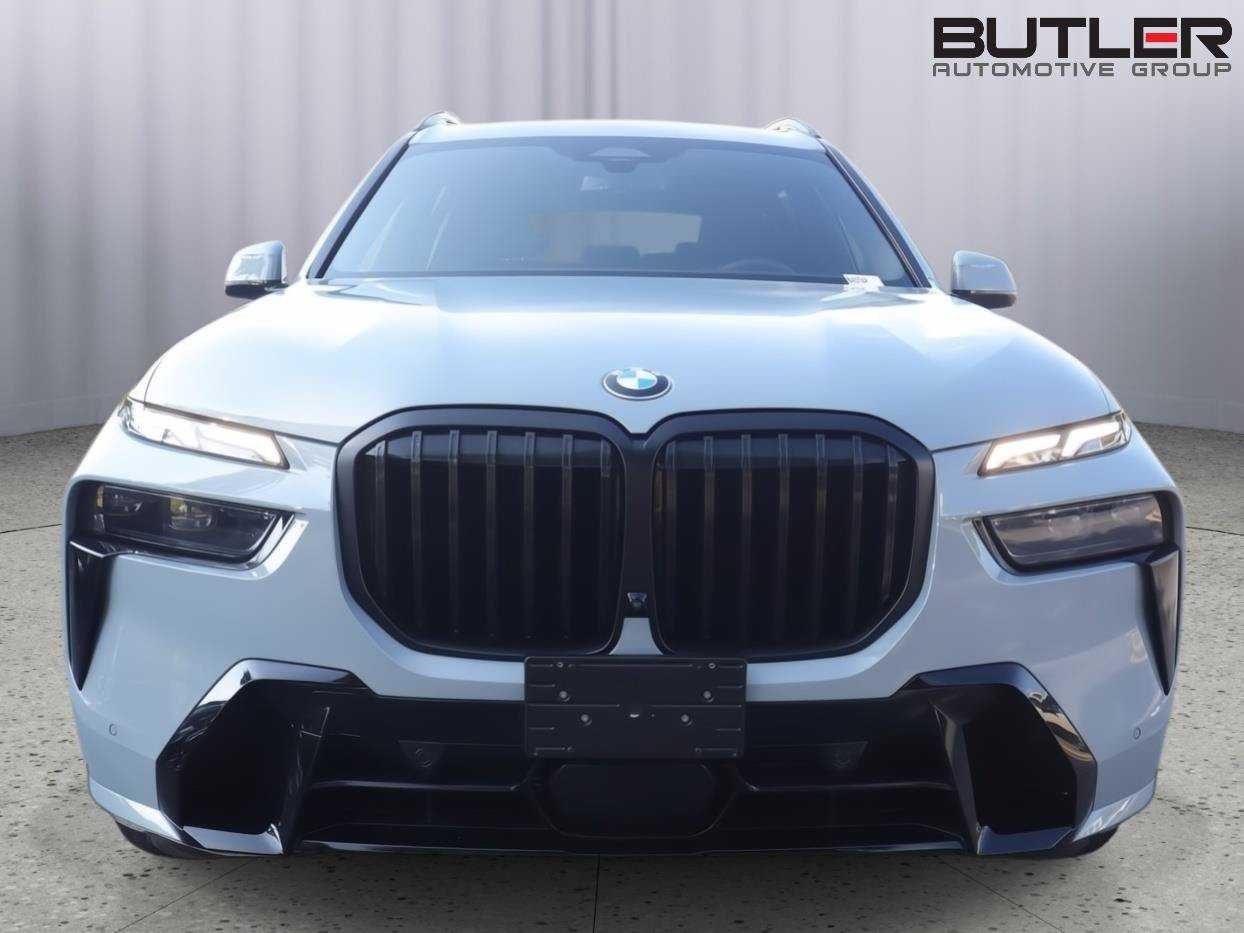 Used 2026 BMW X7 xDrive40i AWD/4WD image 2