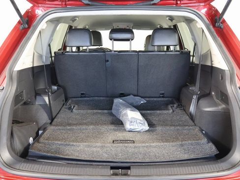 Used 2020 Volkswagen Tiguan SE FWD image 14