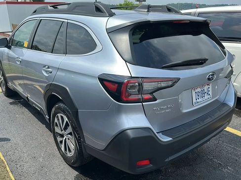 Used 2025 Subaru Outback Premium AWD/4WD image 3