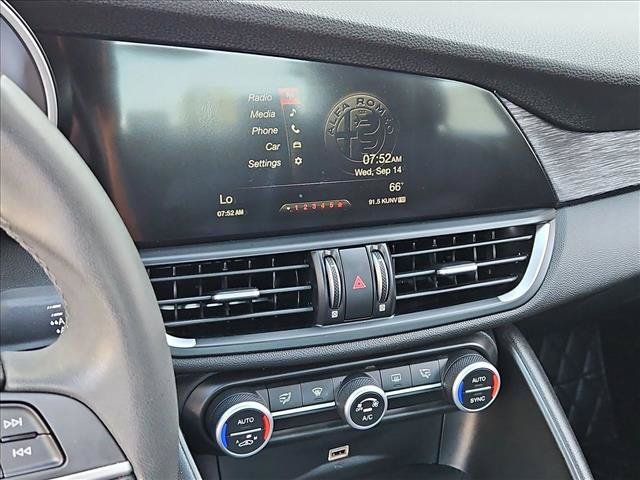 Used 2019 Alfa Romeo Giulia RWD image 14
