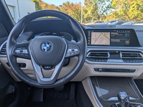 Used 2022 BMW X5 xDrive45e w/ Executive Package image 16