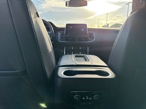 Used 2023 Chevrolet Suburban LT RWD image 20