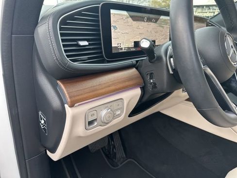Used 2025 Mercedes-Benz GLS 450 4MATIC image 19