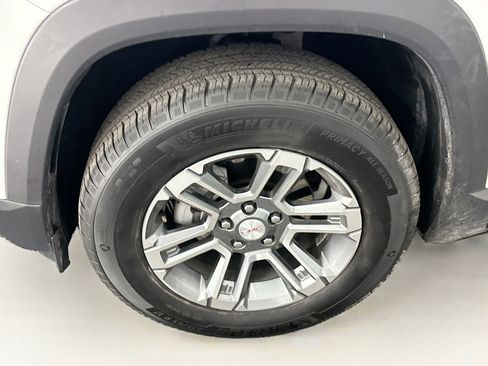 Used 2025 GMC Terrain Elevation image 11