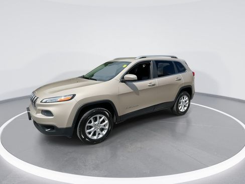 Used 2014 Jeep Cherokee Latitude AWD/4WD image 8
