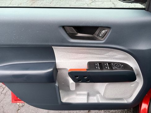 Used 2023 Ford Maverick XLT image 23