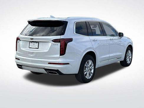New 2025 Cadillac XT6 Luxury image 7