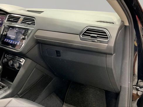 Used 2021 Volkswagen Tiguan SEL AWD/4WD image 18