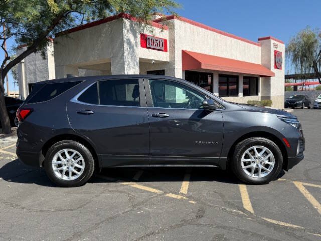 Used 2022 Chevrolet Equinox LT w/ Driver Convenience Package AWD/4WD image 2
