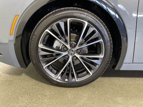 Used 2025 Toyota Prius XLE image 11