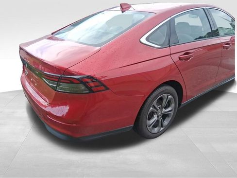 Used 2023 Honda Accord EX image 4