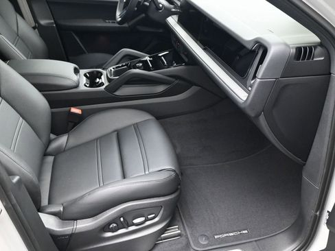 New 2026 Porsche Cayenne E-Hybrid Coupe AWD/4WD image 12