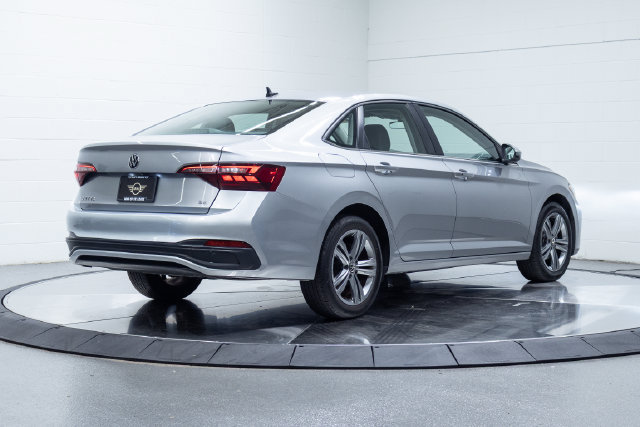 Used 2024 Volkswagen Jetta SE FWD image 10