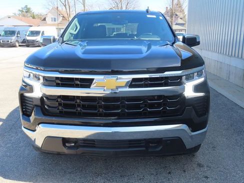 Used 2022 Chevrolet Silverado 1500 LT w/ Diesel Off-Road Package AWD/4WD image 11