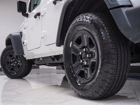 Used 2024 Jeep Wrangler Sport image 10